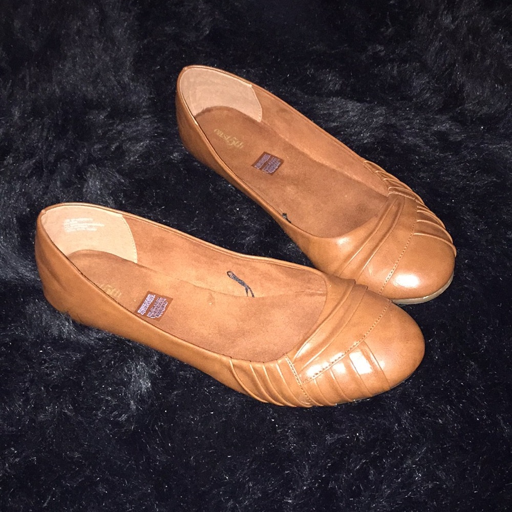 Tan flats size 10 perfect condition!